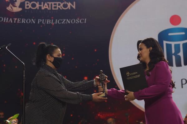 Małgorzata Głębicka- Prezes Fundacji PKO BP_Złoty BohaterON Publiczności_FIRMA